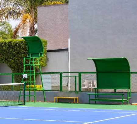 Pourquoi les délais d’obtention d’un permis explosent dans certains arrondissements pour une construction court de tennis à Paris