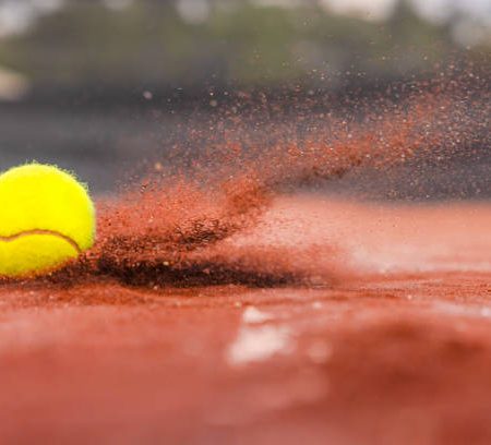Quels contrôles sont à prévoir après une rénovation court de tennis en terre battue à Paris ?