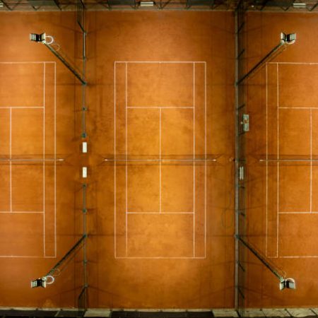 Est-ce que la rénovation court de tennis en terre battue à Lyon est compatible avec les usages scolaires intensifs ?