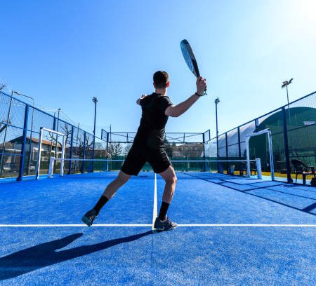 Est-il possible de payer en plusieurs fois pour une rénovation de court de tennis à Lyon ?