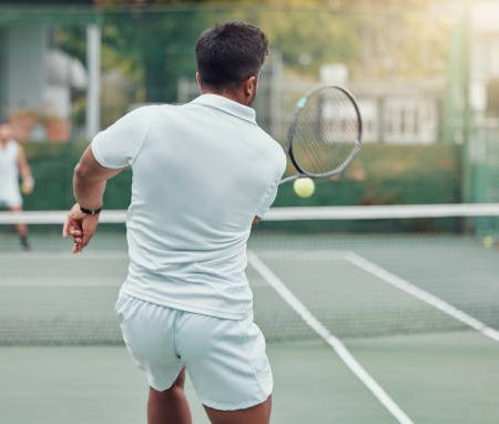 Comment choisir le bon antidérapant lors d’une rénovation de court de tennis à Lyon ?