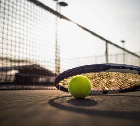 Quels facteurs font varier le coût d’une rénovation de court de tennis à Lyon ?