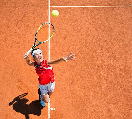 Quels sont les équipements nécessaires pour une rénovation court de tennis à Mougins ?