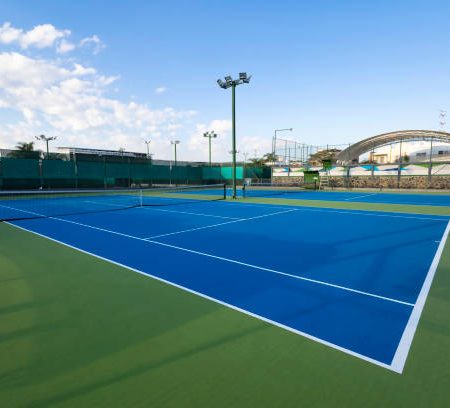 Quel est le coût moyen d’une construction de court de tennis à Aix-en-Provence en 2025 ?