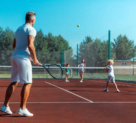 La construction de courts de tennis à Aix-en-Provence est-elle fréquente dans les domaines privés ?