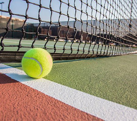 Quels sont les signes qui montrent qu’il faut une rénovation court de tennis Mougins ?