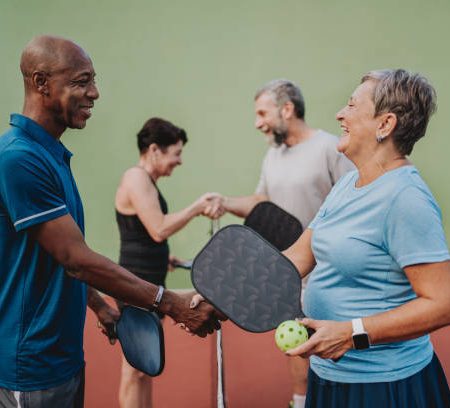 Combien de temps faut-il prévoir pour une Installation terrain de pickleball complète ?